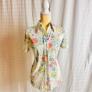 SOLD. Vintage 70s Button-Up Top Poly Short Sleeve Floral by Cape Cod Sz. M